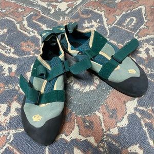 Evolv Elektra Climbing shoe + chalk bag bundle